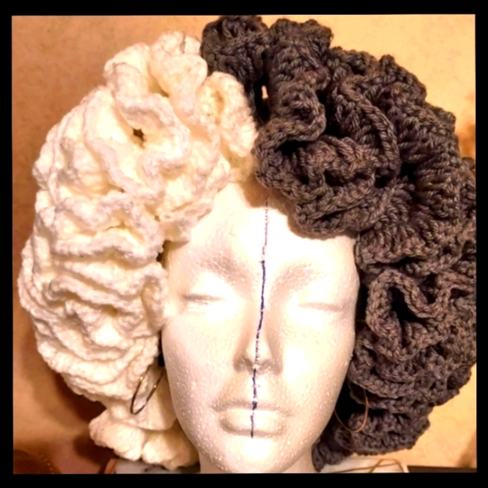 #L❤️VE:HANDMADE. Crochet Ruffle HAT